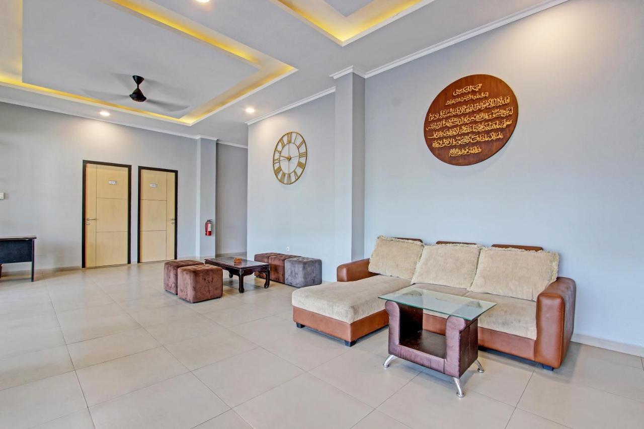 Capital O 91377 Mk Prime Syariah Hotel Semarang Bagian luar foto