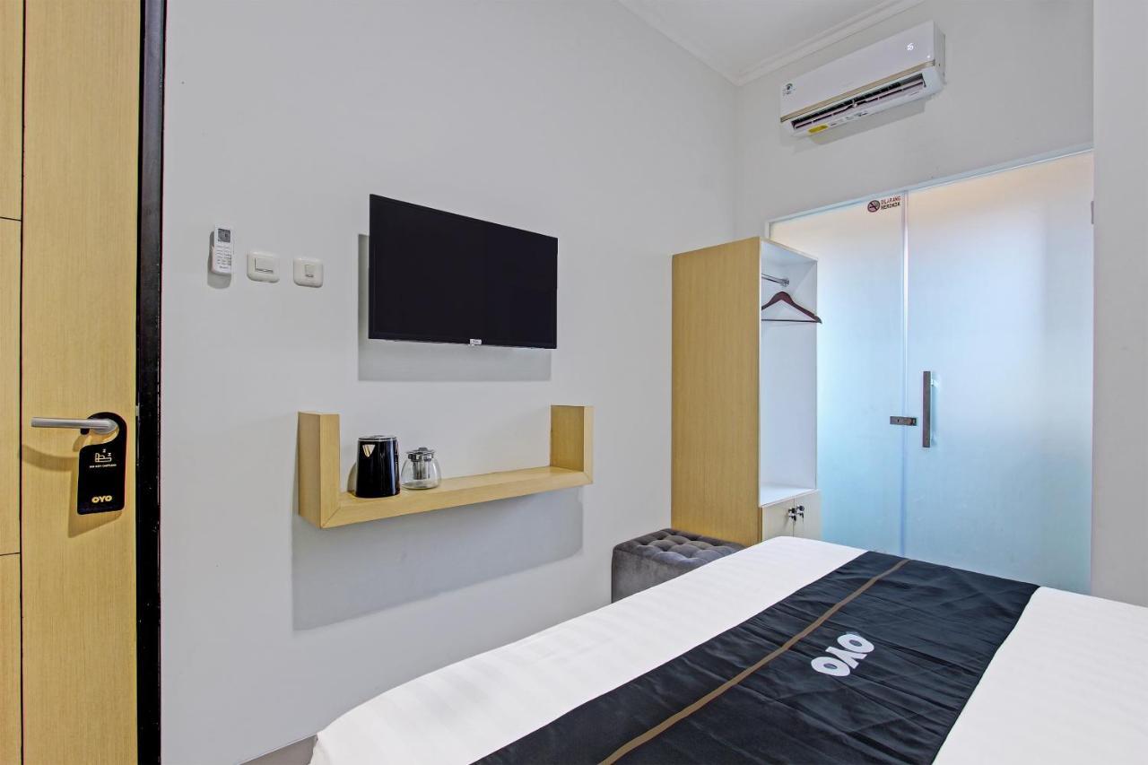Capital O 91377 Mk Prime Syariah Hotel Semarang Bagian luar foto